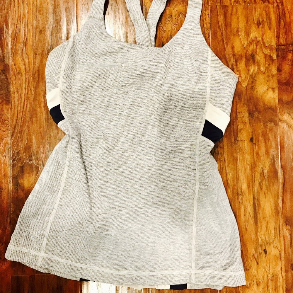 Lululemon Athletica Bulit-In Bra Tank